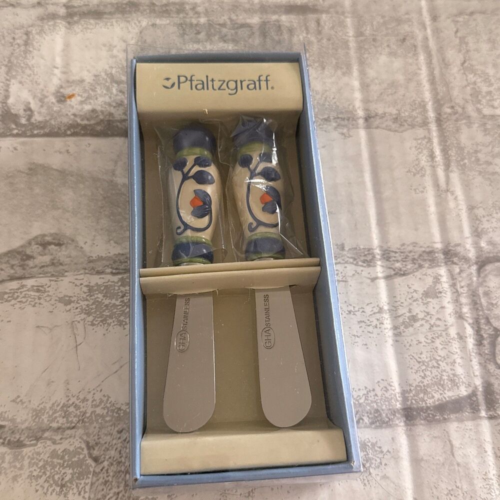 NWB Pfaltzgraff Orleans Blue Floral Porcelain Handle Spreader Rustic Cottagecore